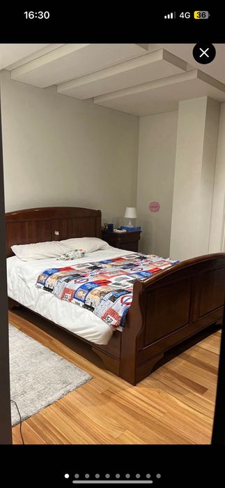 Cama cerejeira + conjunto mesas de cabeceira