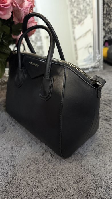 Сумка чорна givenchy