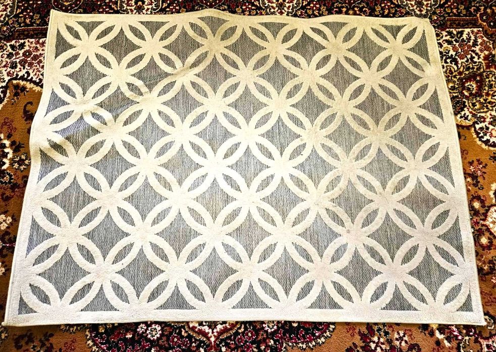 Dywan / chodnik 120×160 cm – szaro-biały wzór, bardzo dobry stan