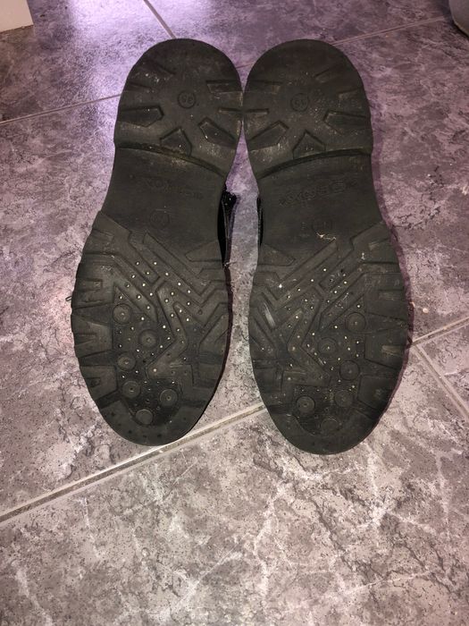 Botins em verniz menina da marca Geox