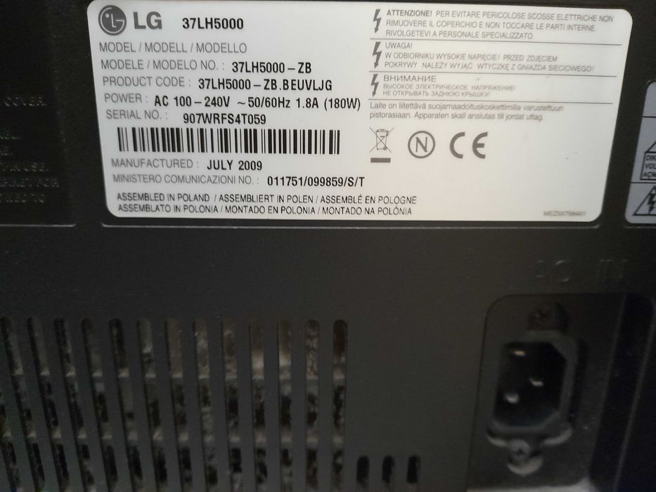 Tv LG 40" com base incluida