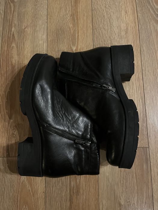 Czarne skórzane buty