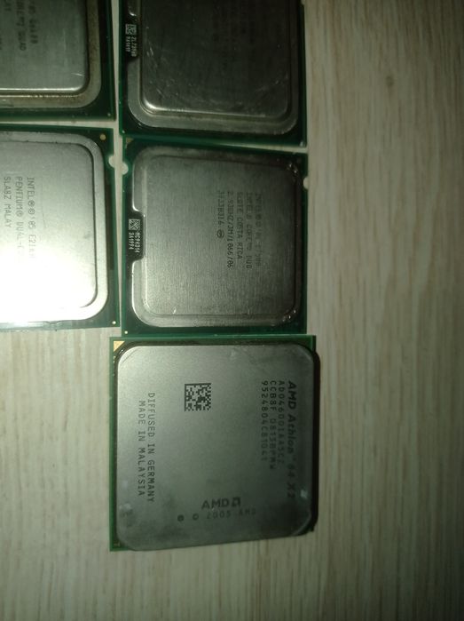 Procesory AMD  intel