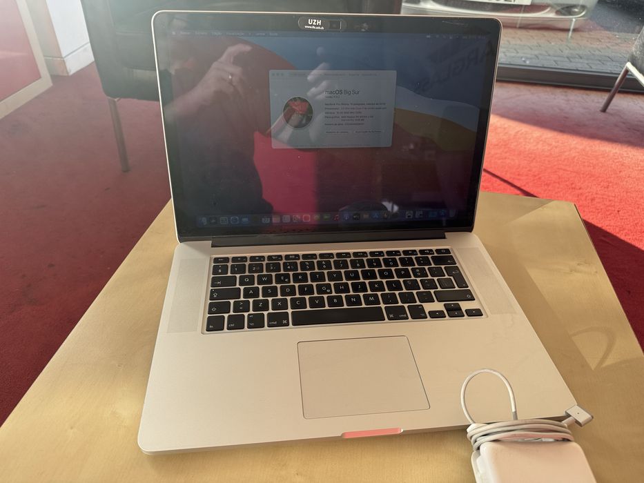 MacBook Pro 15" i7/16GB/R9 M370X64584985249154121