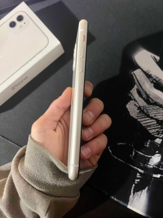 iPhone 11 - 128GB Branco - Como Novo - Bateria 100%