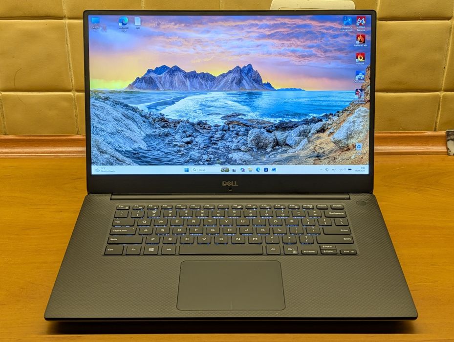 Dell XPS 15 9570, i7-8750H, GTX 1050 Ti, FHD IPS, 12 RAM, 256 ssd