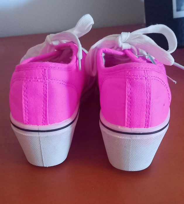 Ténis novos/ ténis senhora