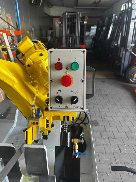 Piła taśmowa do metalu śr. 225 400V skrętne ramie