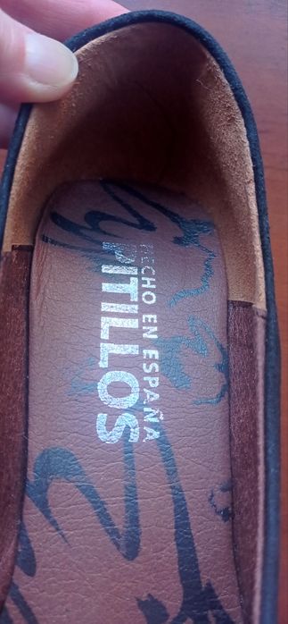 Eleganckie czółenka Pitillos 40