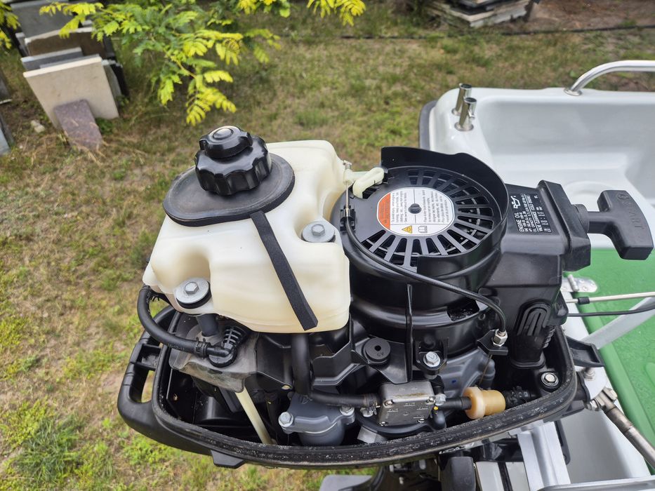 MOTORÓWKA z silnikiem łódż wędkarska sterówka PRAWIE NOWA !