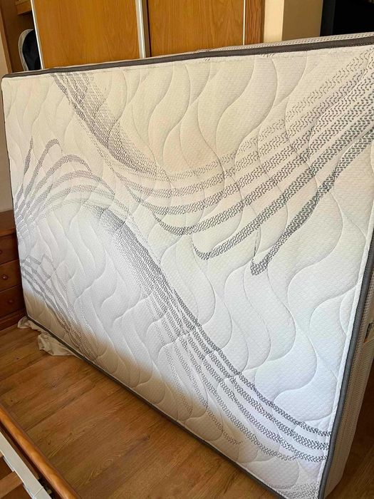 Cama casal com colchão