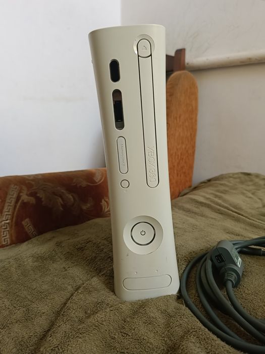 Xbox 360 + диски та жорсткий диск