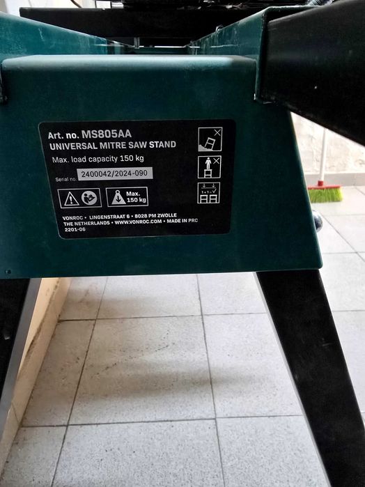 Maquina de meia esquadria com bancada e garantia.