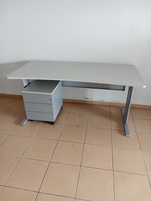Conjunto Secretaria, Armário, Mesa de Reuniões e Módulo de Gavetas