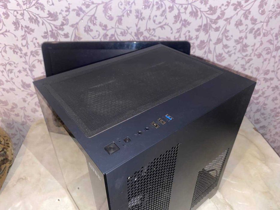 Продам корпус QUBE REEF BLACK