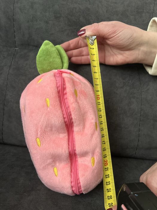 Зайчик у полуниц, кролик у полуниці - Мила м’яка іграшка на подарунок