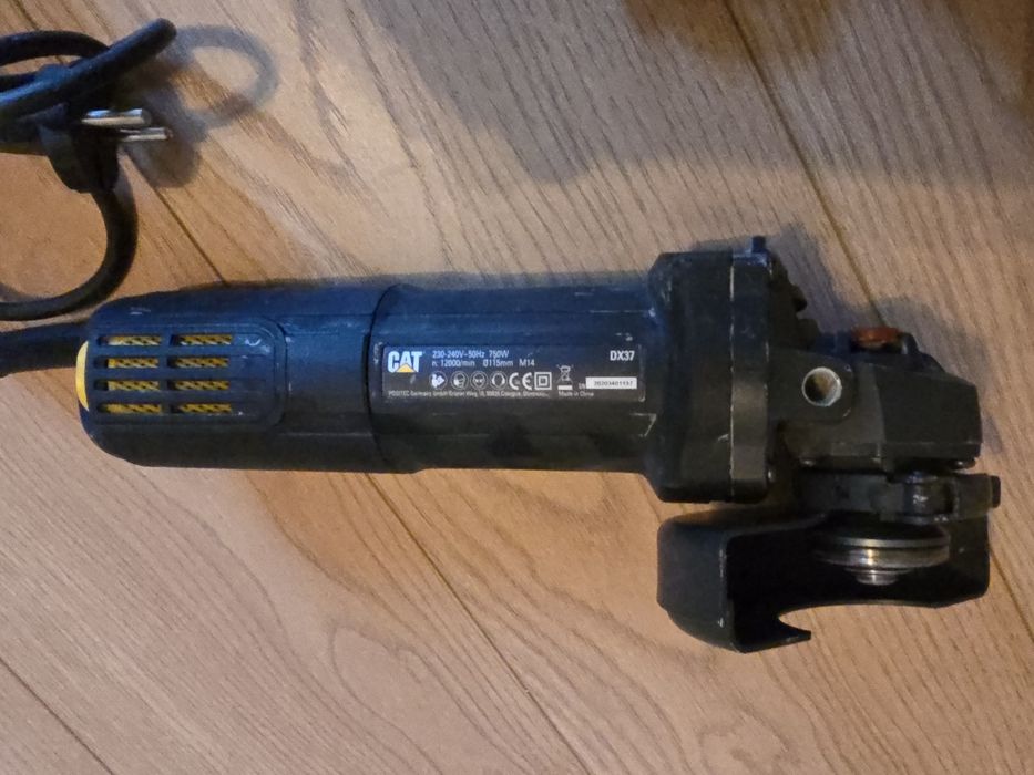 Szlifierka kątowa CAT DX37