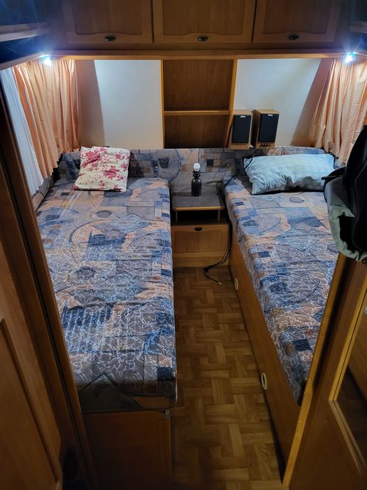 Будинок на колесах eriba hymer