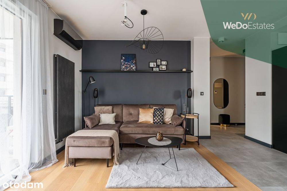 Przestronne, z miejscem postojowym i garderobą