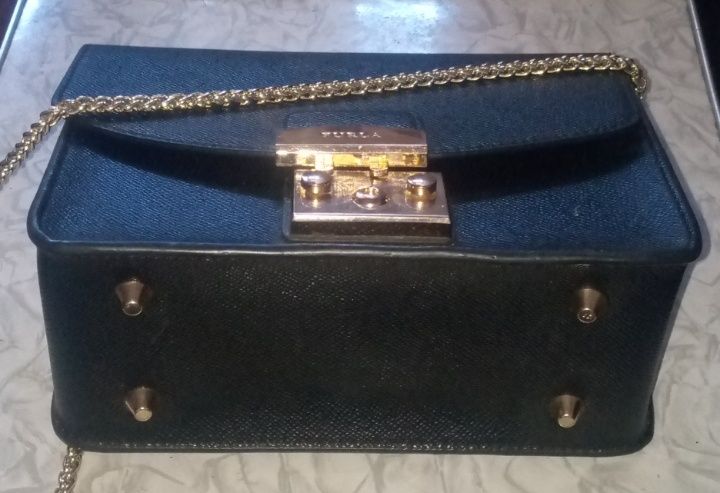Сумка крос- боді FURLA.