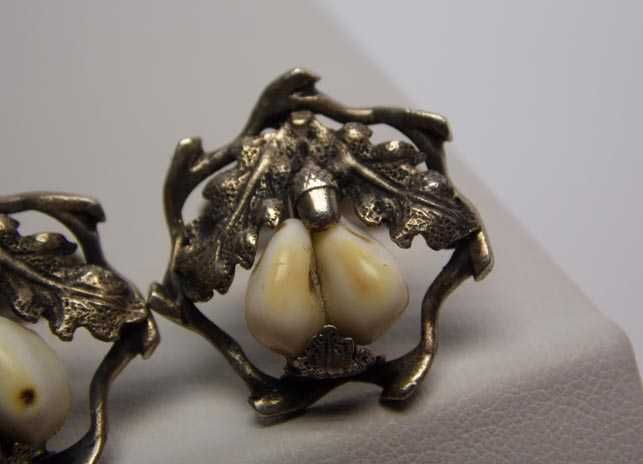 Srebrne spinki grandle żołędzie liście myśliwskie ozdoby vintage.