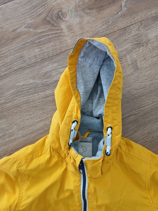 H&M kurtka przecideszczowa 140 cm