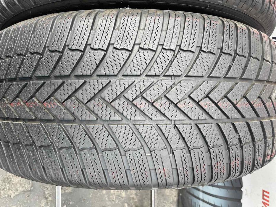 Шини 275/45 R20 Bridgestone зима 2022 рік 6,5 мм