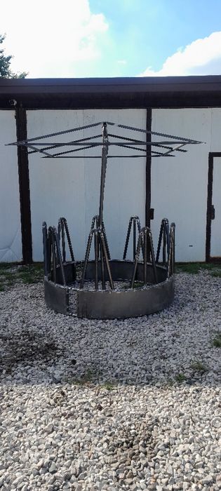 Paśnik dla bydła, krów, koni z daszkiem.