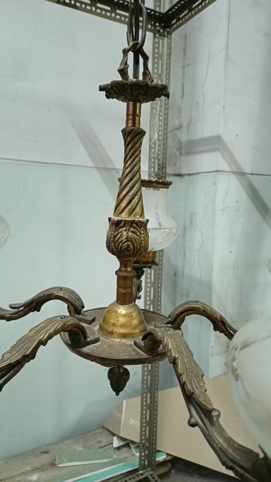 Candeeiro de teto antigo 5 tulipas