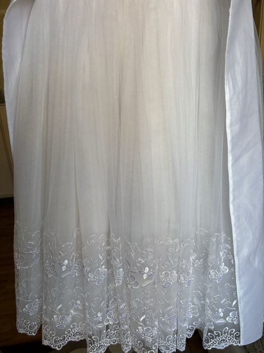 Біле плаття Сніжинки