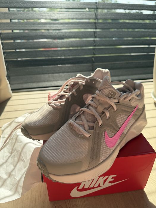Кросівки Nike жіночі 38р