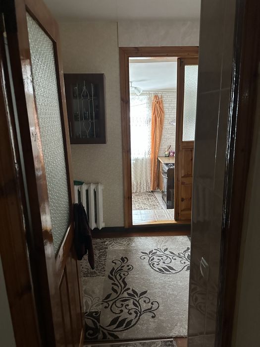 Продам двухкомнатную квартиру на первом этаже