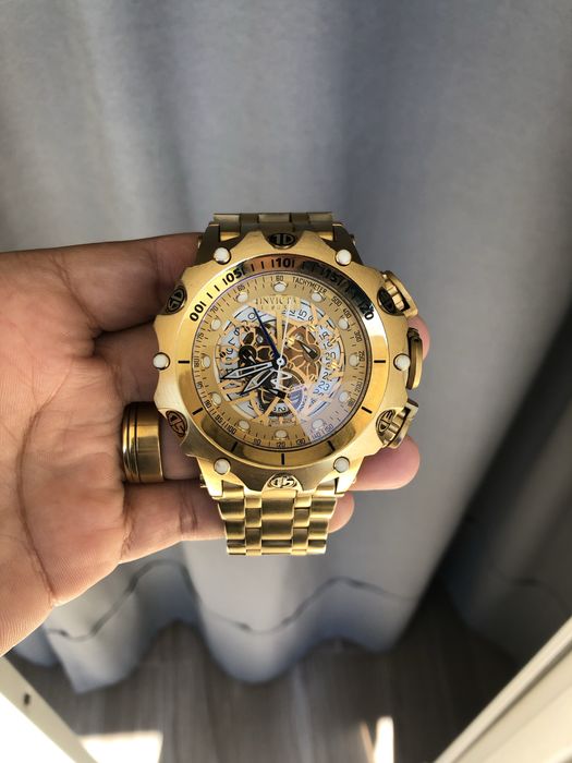 Invicta Reserve Venom Hybrid Dourado