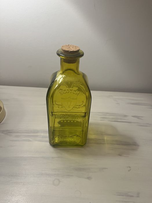 Szklana butelka zielona/zolta 1 szt