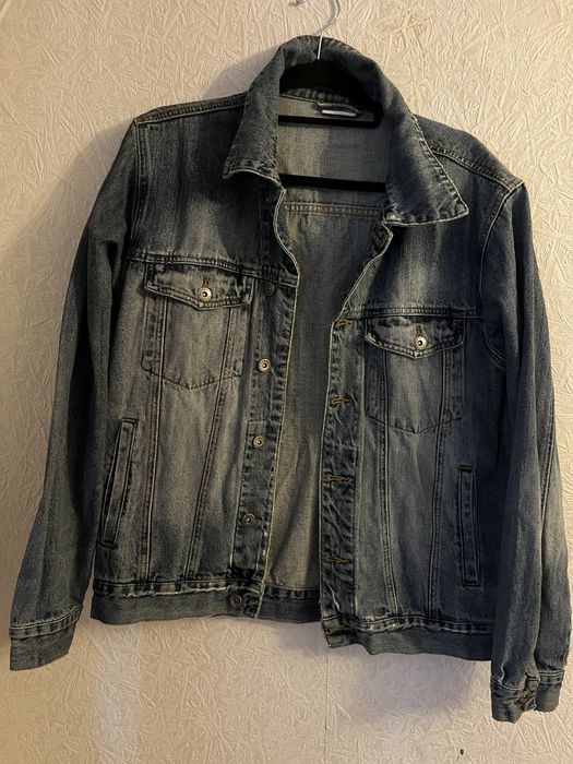 Джинсова куртка.