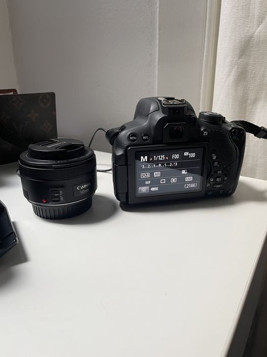 Canon 700D + 50mm