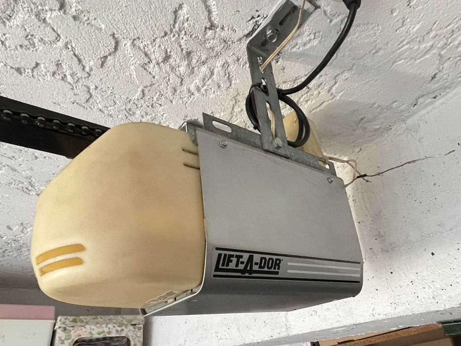 Motor para Portão Basculante + Calhas – A Funcionar