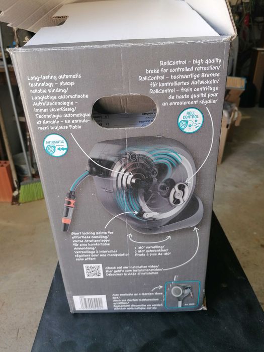Porta-Mangueira Gardena RollUp Automático de parede 15 m