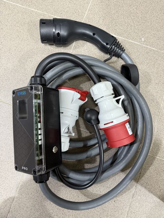 Зарядний пристрій для електромобіля на три фази 11 KWT від  Eveus