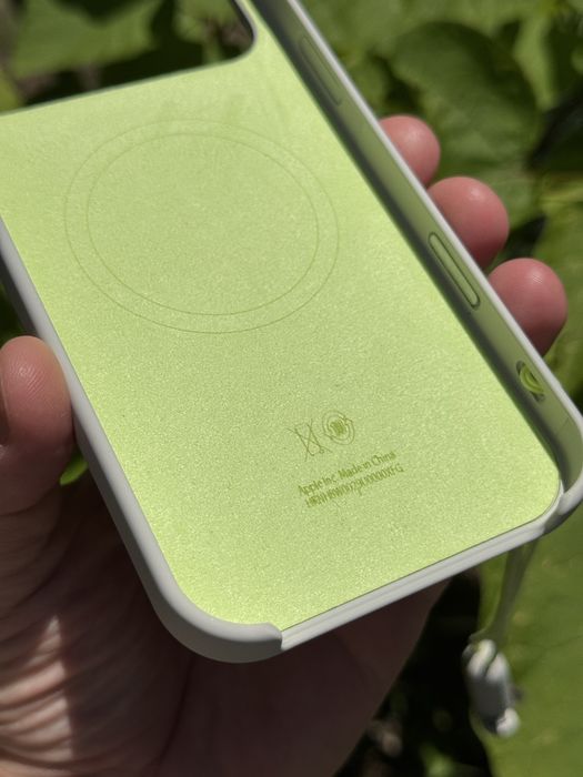 Чехол-накладка Beats iPhone 17 Pro,17 Pro Max Case с MagSafe и Camera Control with Kickstand
