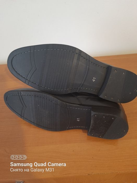 Шкіряні чоботи .