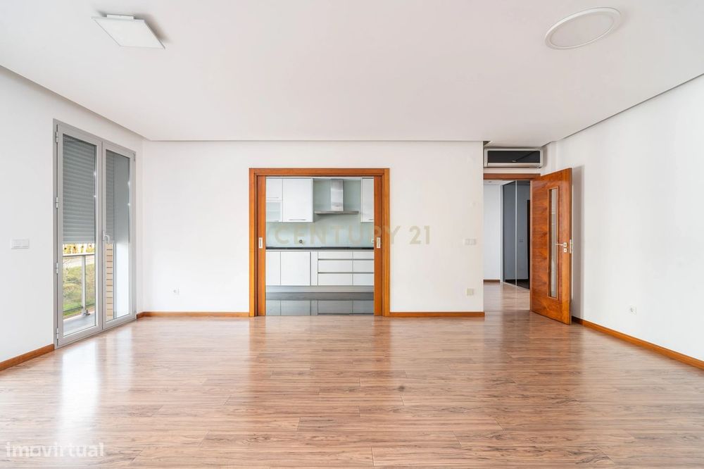 Arrendamento | Apartamento T1 c/lugar aparcamento e piscina na Quinta