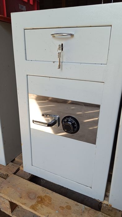 Sejf wrzutowy pakiet