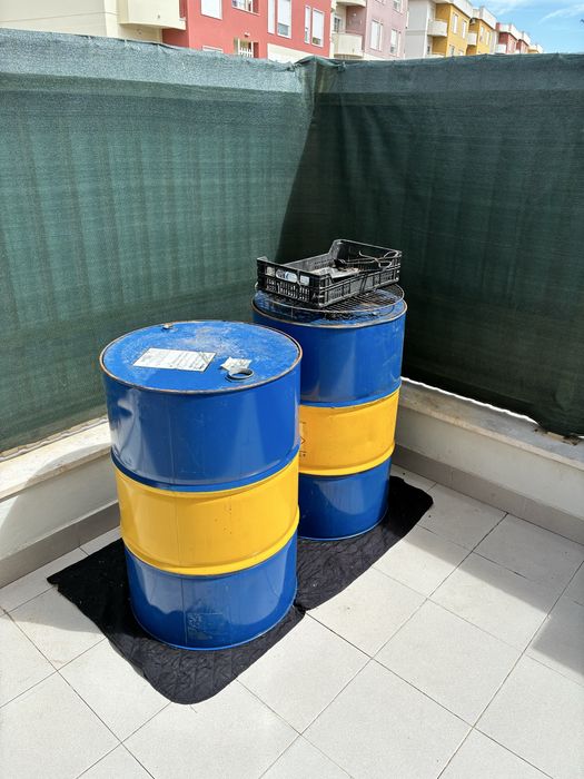 Bidons para churrasqueira