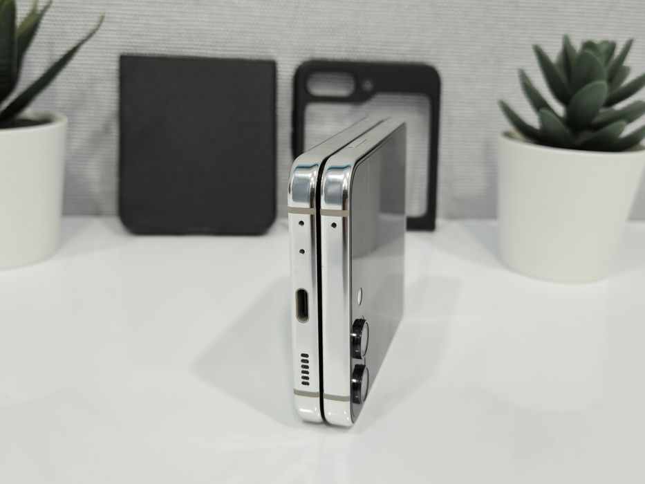 Продам Samsung Galaxy Flip 5 8/512Gb Cream!