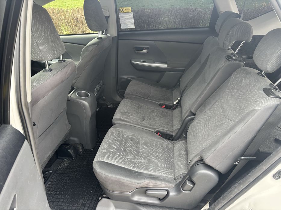 Toyota prius plus