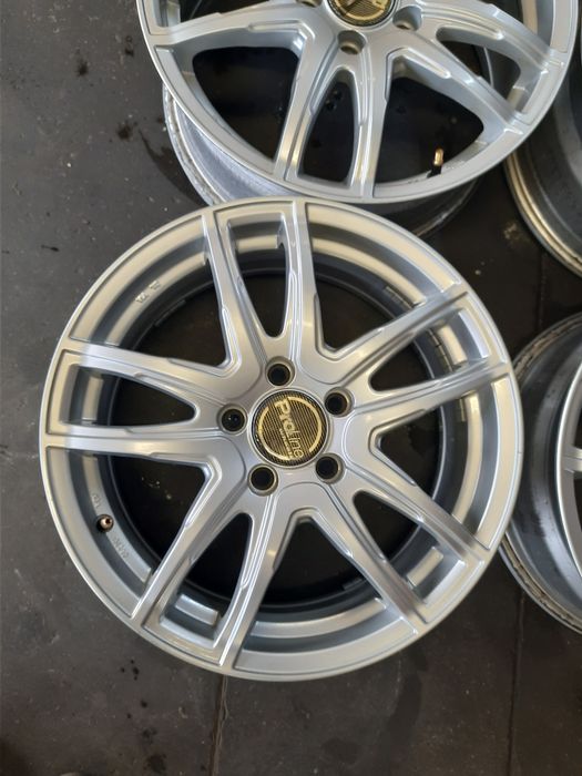 (0113) Felgi 17" 5x114,3 ET 49 7j - Hyundai