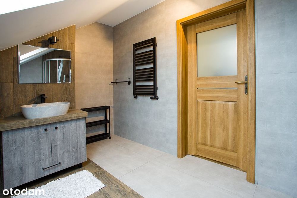 Ludwinów: 247m² domu + 170m² hal na działce 25a