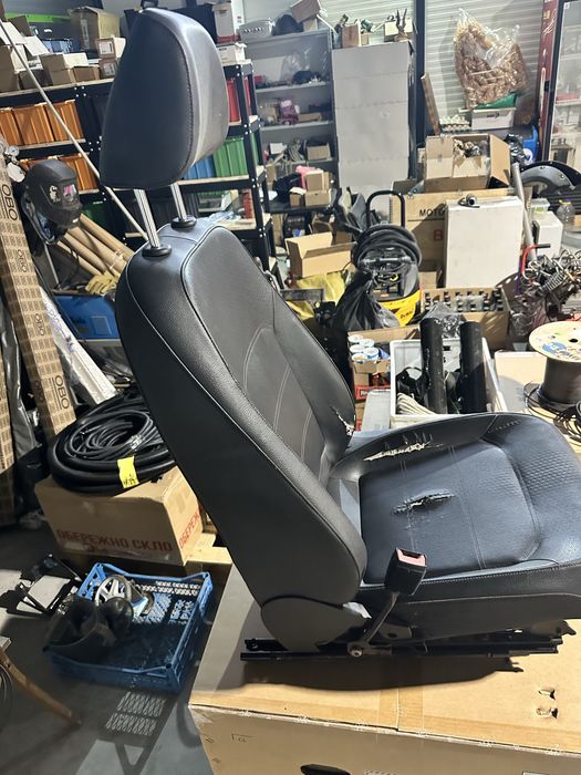 Сидіння водійське passat b7