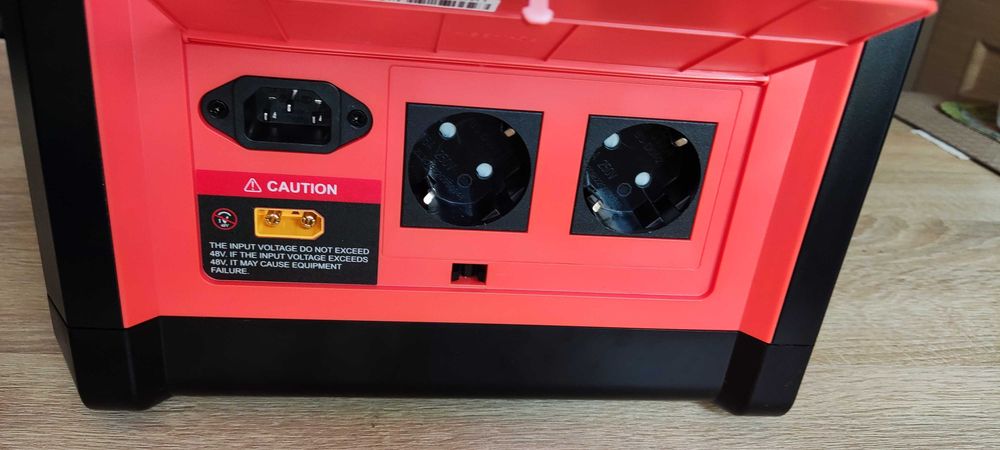 Przenośna solarna stacja zasilania SolarPlay AC 2500W 2,5KWH generator